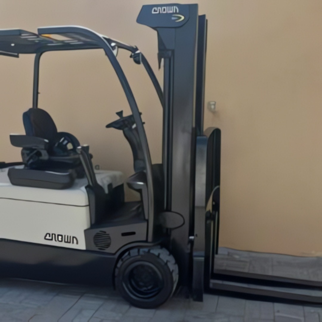 Crown Forklift Rental in Sharjah UAE